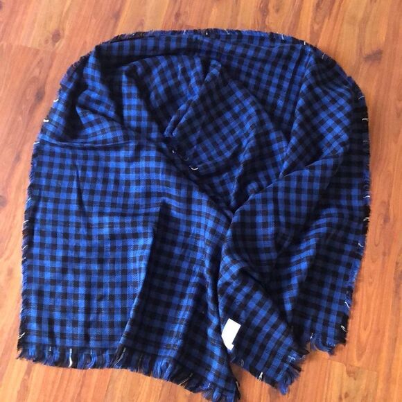 NWT Coldwater Creek Blue buffalo plaid scarf wrapped - Picture 1 of 4